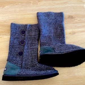 The prettiest Knitted boots for the cold ! ❄️